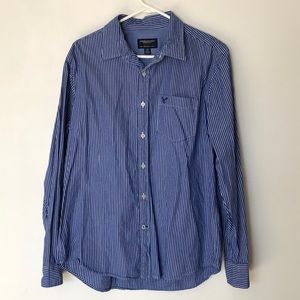 American Eagle Outfitters athletic fit blue shirt